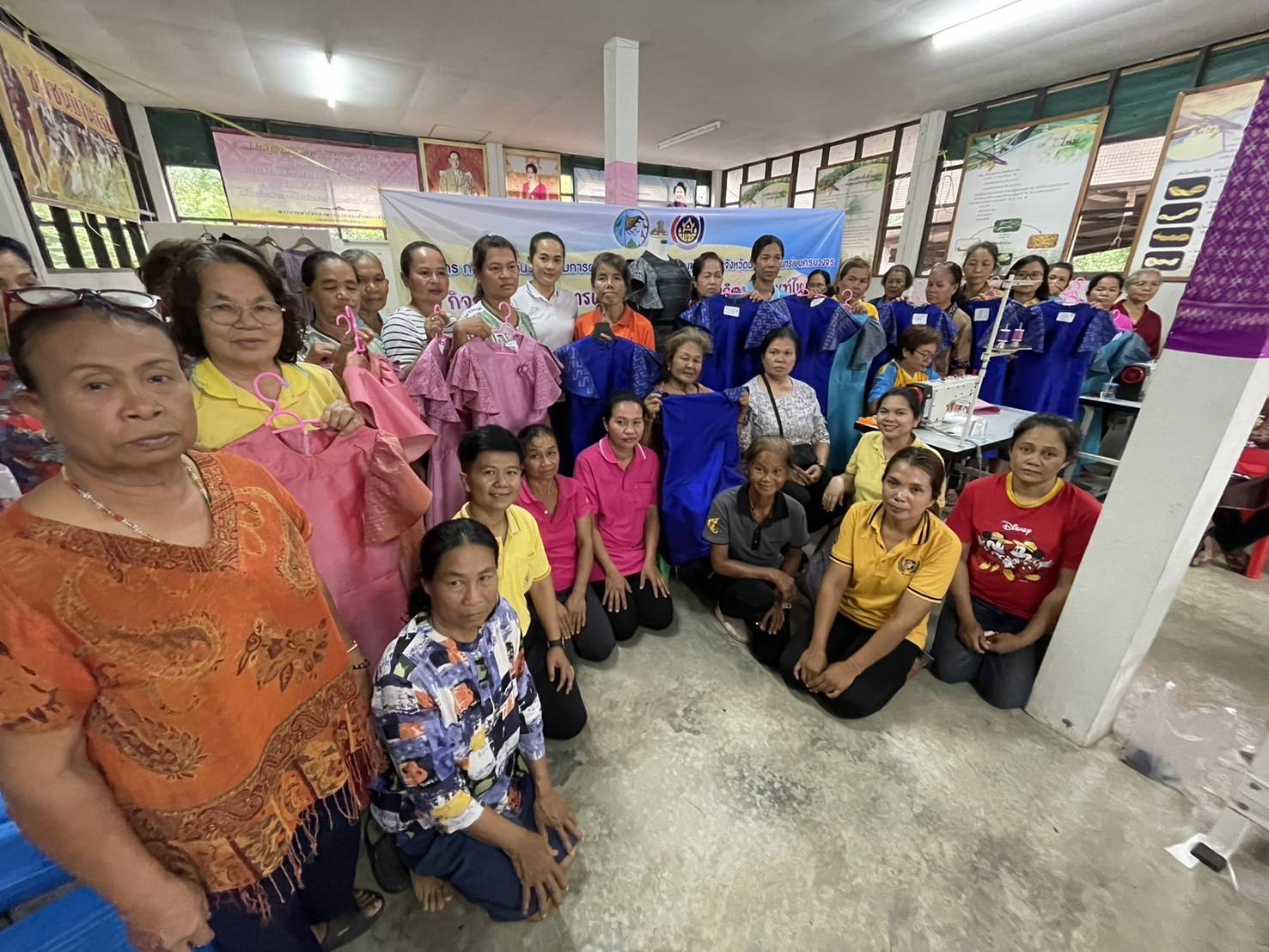 พช.ชัยภูมิ ส่งเสริมการพัฒนาศักยภาพการผลิตผลิตภัณฑ์ไหม กิจกรรมการพัฒนาศักยภาพผู้ผลิตผู้ประกอบการไหมและการแปรรูปผลิตภัณฑ์ไหม รุ่นที่ 1