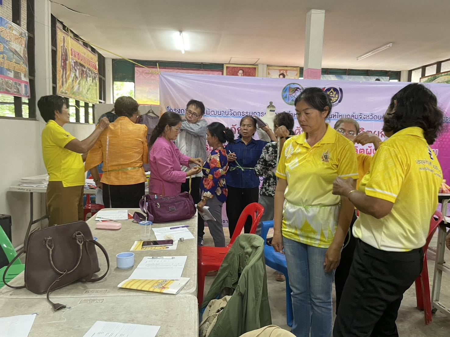 พช.ชัยภูมิ ส่งเสริมการพัฒนาศักยภาพการผลิตผลิตภัณฑ์ไหม กิจกรรมการพัฒนาศักยภาพผู้ผลิตผู้ประกอบการไหมและการแปรรูปผลิตภัณฑ์ไหม รุ่นที่ 2