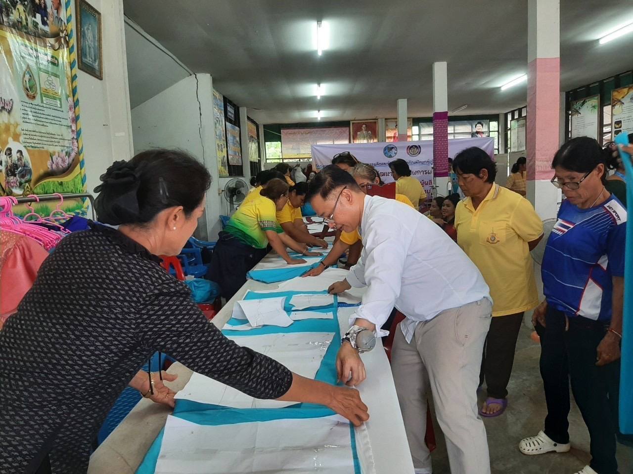 พช.ชัยภูมิ ส่งเสริมการพัฒนาศักยภาพการผลิตผลิตภัณฑ์ไหม กิจกรรมการพัฒนาศักยภาพผู้ผลิตผู้ประกอบการไหมและการแปรรูปผลิตภัณฑ์ไหม รุ่นที่ 2