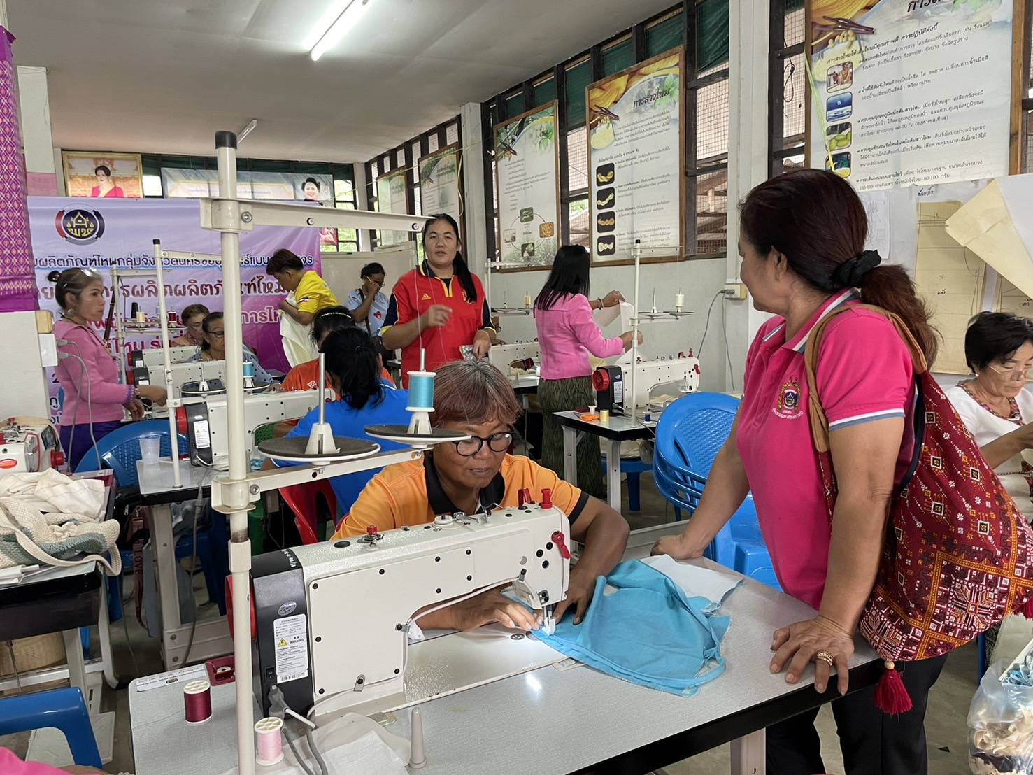 พช.ชัยภูมิ ส่งเสริมการพัฒนาศักยภาพการผลิตผลิตภัณฑ์ไหม กิจกรรมการพัฒนาศักยภาพผู้ผลิตผู้ประกอบการไหมและการแปรรูปผลิตภัณฑ์ไหม รุ่นที่ 2