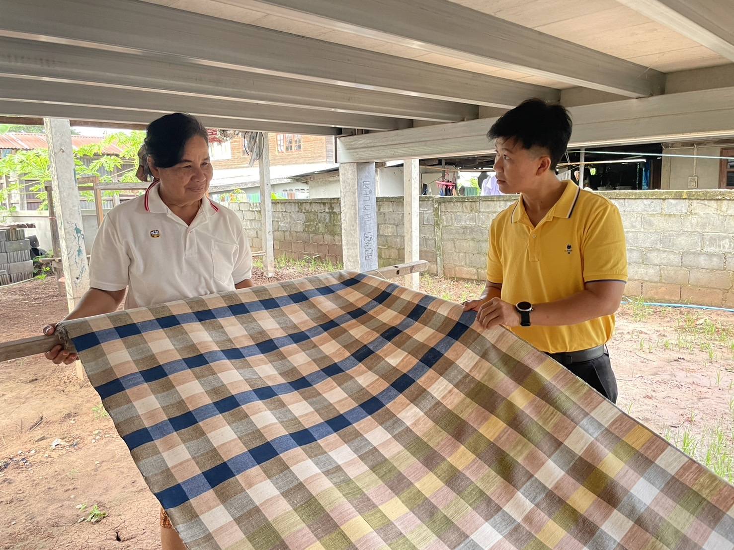 พช.ชัยภูมิ เตรียมพร้อม Live Action การดำเนินงาน “ผ้าไทยใส่ให้สนุก”ชุมชนภูมิปัญญาเพื่อพัฒนาผลิตภัณฑ์วิสาหกิจชุมชนกลุ่มทอผ้าย้อมสีธรรมชาติหนองบัวแดง