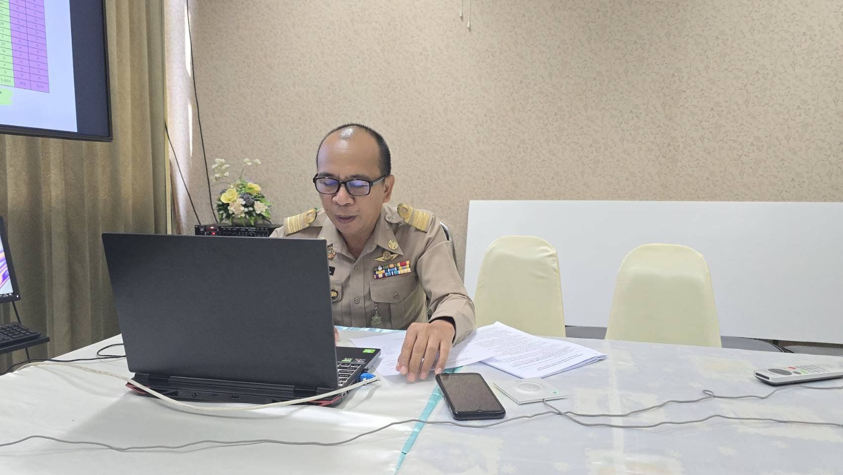 พช.ชัยภูมิ ประชุมชี้แจงแนวทางการบันทึกข้อมูลสภาพปัญหา ความต้องการ แนวทาง/แผนงาน/กิจกรรมที่จะดําเนินการหรือขอรับการช่วยเหลือครัวเรือนยากจนในระบบ TPMAP Logbook ปี 2567 ผ่านระบบ Cisco Webex Meeting กรมการพัฒนาชุมชน