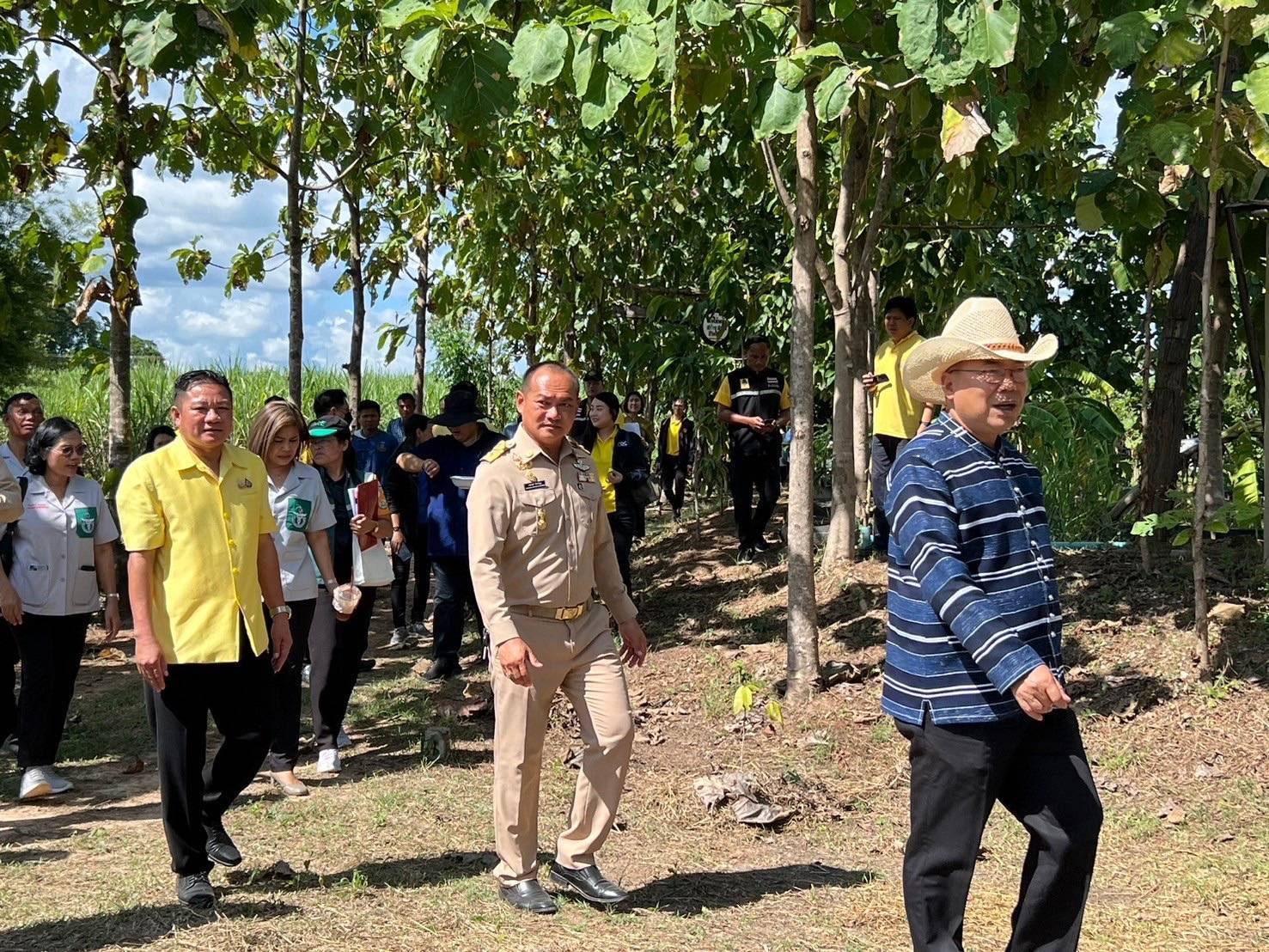 ผู้ว่าราชการจังหวัดชัยภูมิ ลงพื้นที่เยี่ยมชมแปลงโคกหนองนา พัฒนาชุมชน อำเภอแก้งคร้อ จังหวัดชัยภูมิ