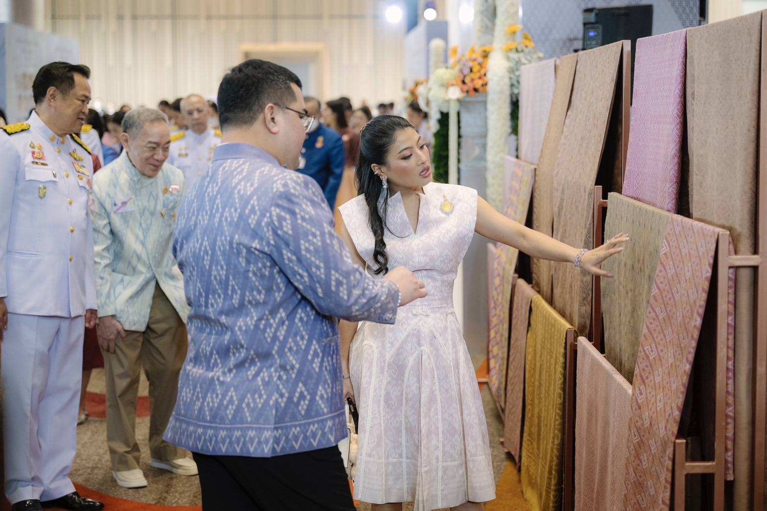 ชัยภูมิ ยืนหนึ่ง “ผ้าหมี่ข้อ/หมี่คั่น” คว้าเหรียญทองในการประกวดผ้าลายพระราชทาน “ผ้าลายสิริวชิราภรณ์” และงานหัตถกรรม