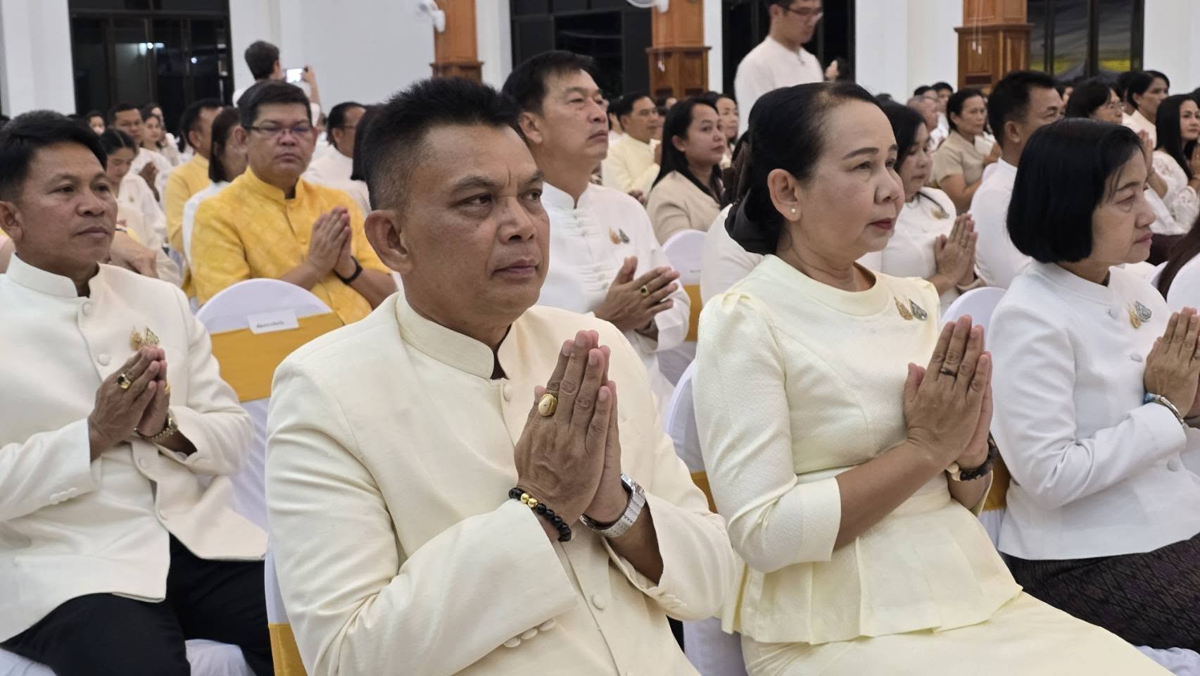 พช.ชัยภูมิ ร่วมพิธีสมโภชผ้าพระกฐินพระราชทานกรมการพัฒนาชุมชน ประจำปีพุทธศักราช 2567