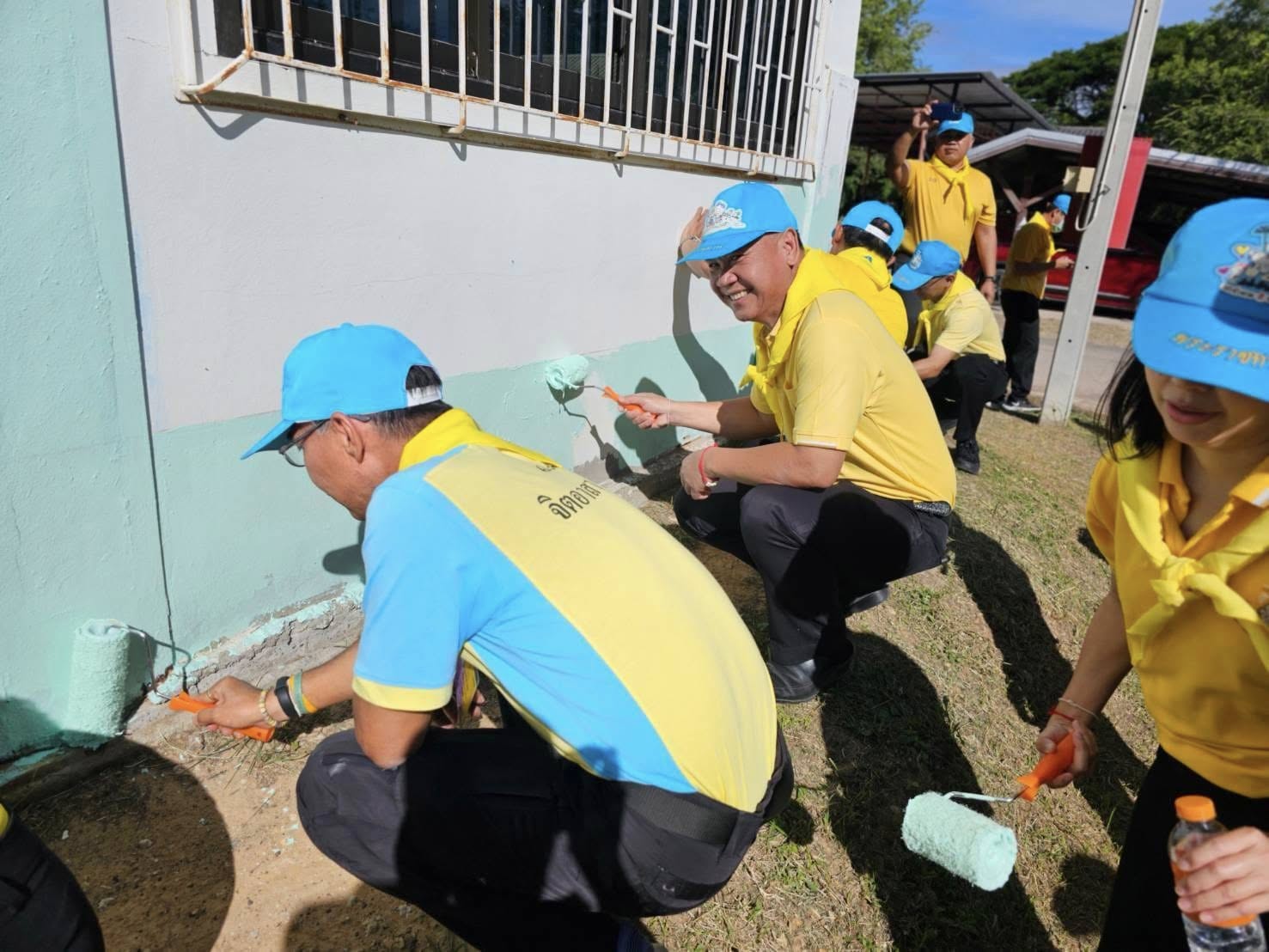 พช.ชัยภูมิ   ร่วมกิจกรรมจิตอาสาพัฒนาร่วมแรงร่วมใจปรับปรุงพัฒนา โรงเรียนบ้านโพนทอง