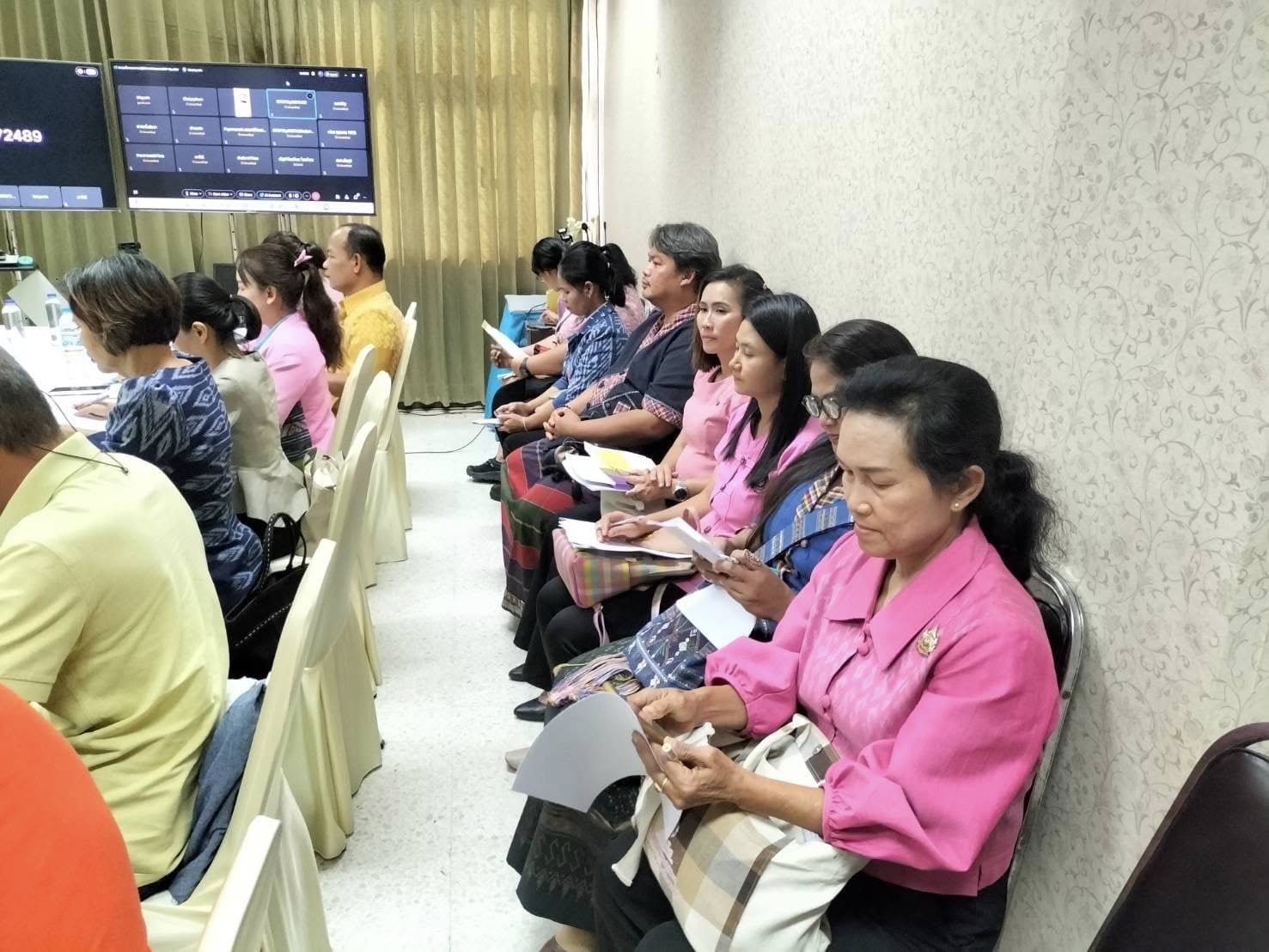 พช.ชัยภูมิ จัดประชุมขับเคลื่อนการดำเนินงานเครือข่าย OTOP และเตรียมความพร้อมการจัดงานเจ้าพ่อพญาแล ปี 2568