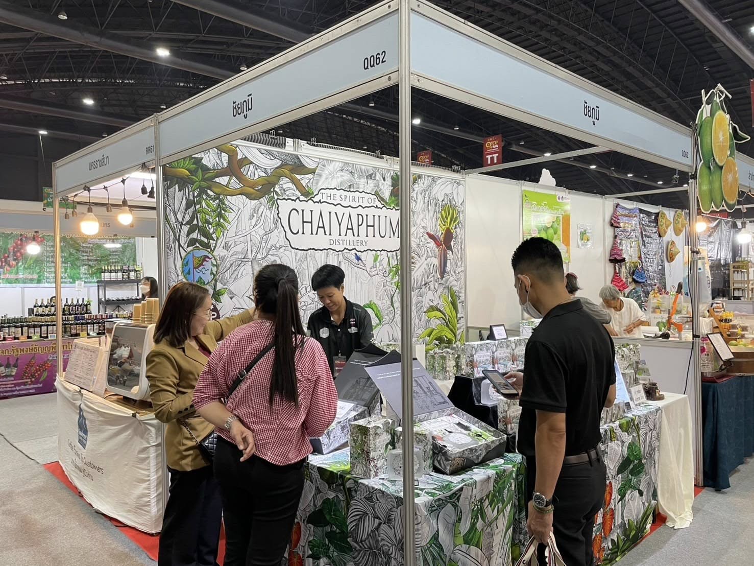 OTOP Chaiyaphum เติมสินค้าพร้อมจำหน่ายงาน OTOP City 2024 “Happy Market มอบความสุข ด้วยของขวัญล้ำค่า จากภูมิปัญญาไทย” สุดสัปดาห์สุดท้าย