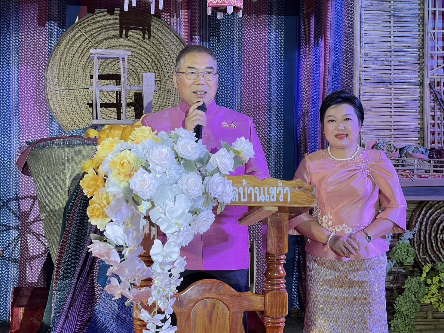 เปิดแล้วเทศกาลส่งสุขปีใหม่ “เปิดกรุผ้าไหม มนต์เสน่ห์เส้นใย ถนนสายไหมบ้านเขว้า” จังหวัดชัยภูมิ ผู้ผลิต ผู้ประกอบการผ้าไหมชัยภูมิ พร้อมส่งต่อผลิตภัณฑ์ไหมคุณภาพเป็นของขวัญปีใหม่