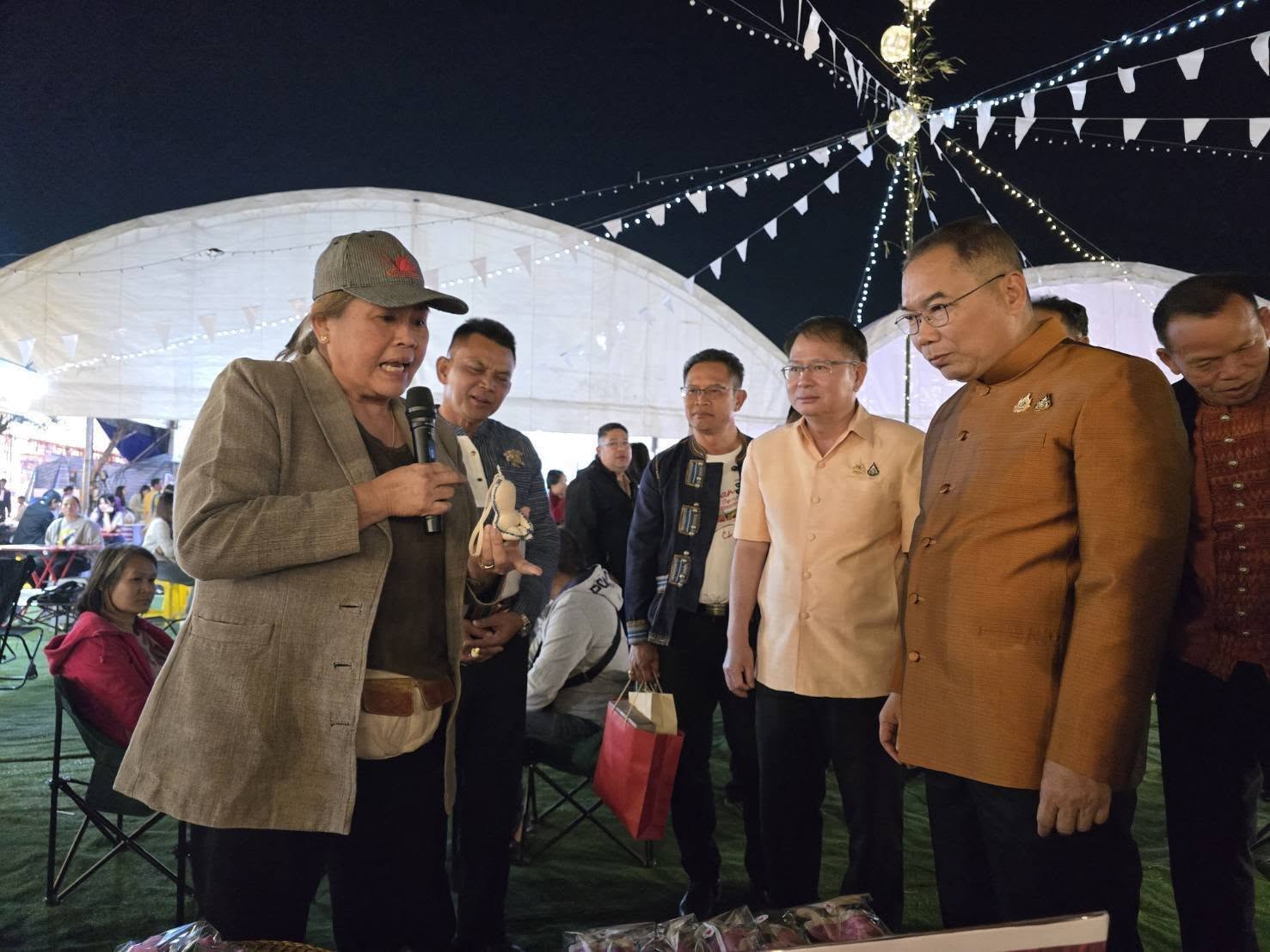 เปิดแล้วงานเจ้าพ่อพญาแลและงานกาชาดจังหวัดชัยภูมิ โซนจัดแสดงและจำหน่ายสินค้า OTOP พญาแล และกิจกรรม Craft Market ให้บริการกว่า 100 ร้านค้า 12-20 มกราคม 2568