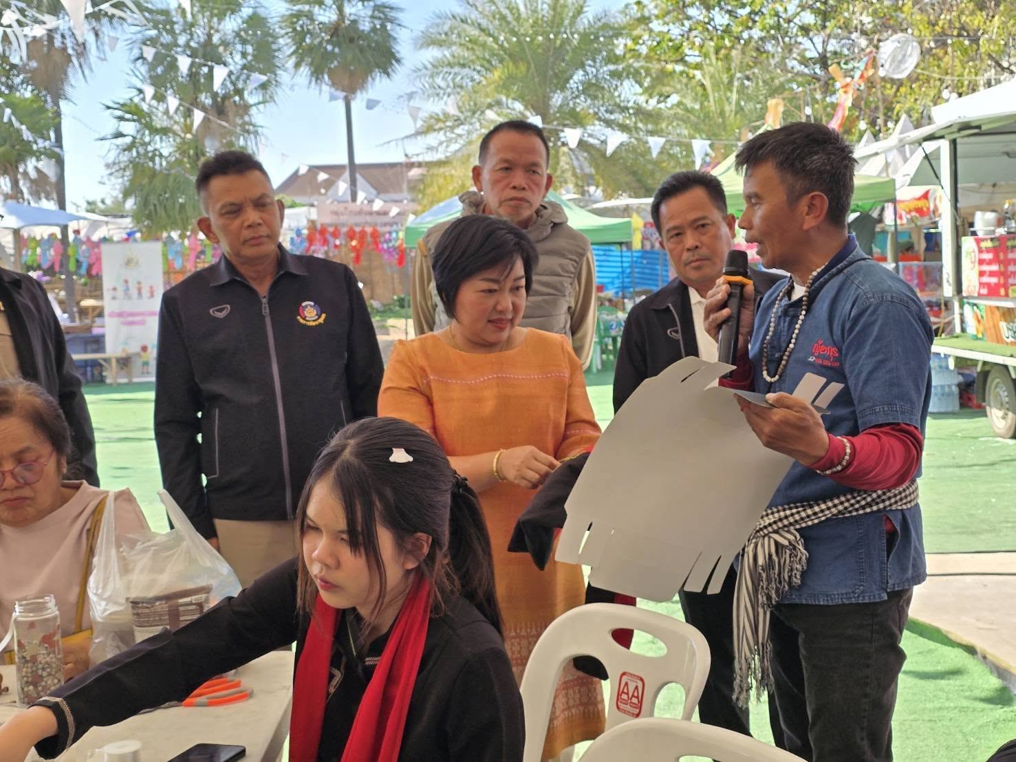 ประธานแม่บ้านมหาดไทยจังหวัดชัยภูมิ เยี่ยมชมและให้กำลังใจผู้ผลิต ผู้ประกอบการ OTOP ชัยภูมิ ในงานเจ้าพ่อพญาแล ปี 2568