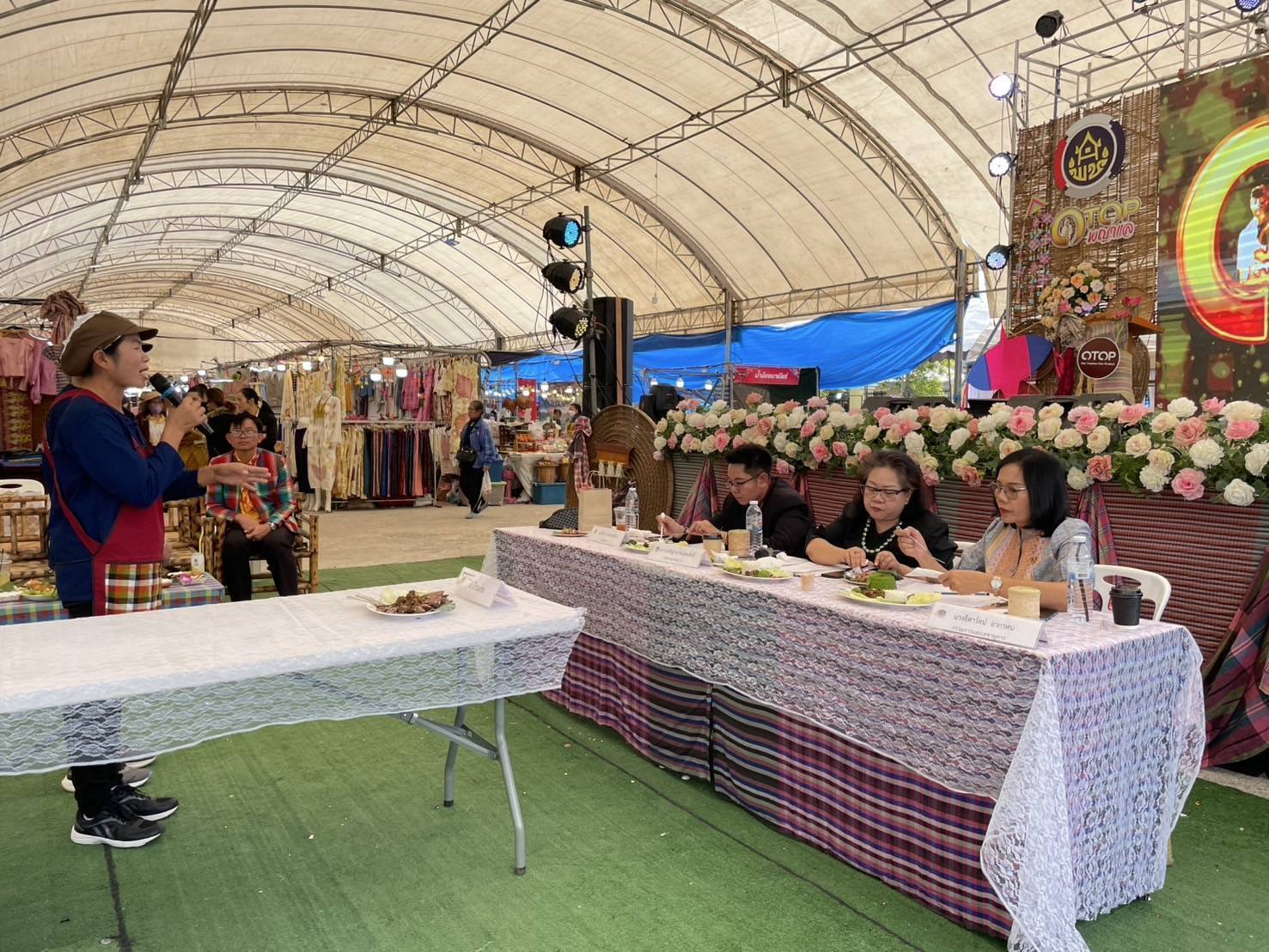 พช.ชัยภูมิ จัดการประกวด”สุดยอดเมนูอาหารจากหม่ำ” ในงานเจ้าพ่อพญาแล ประจำปี 2568 โซนการแสดงและจำหน่ายผลิตภัณฑ์ OTOP