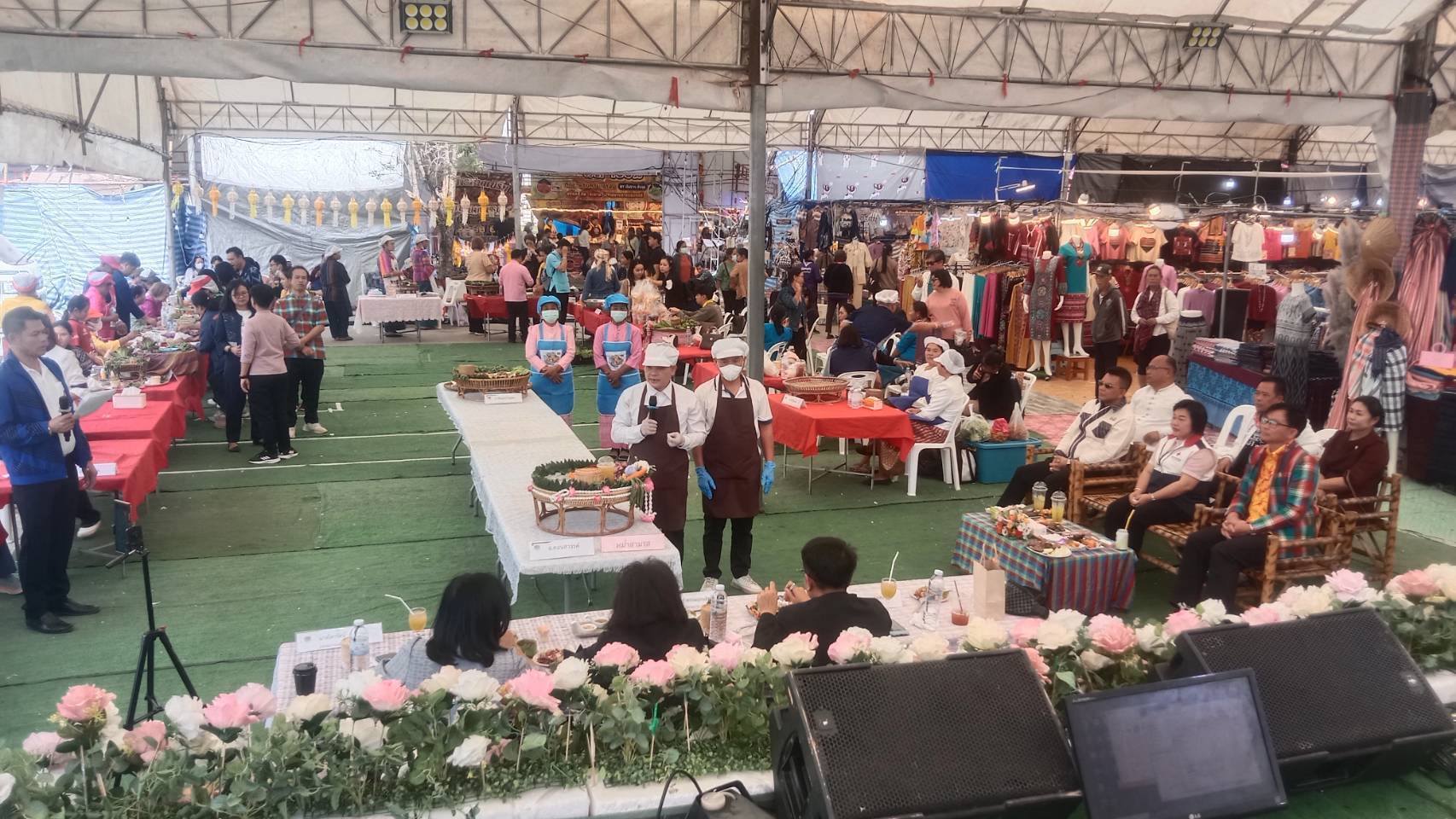 พช.ชัยภูมิ จัดการประกวด”สุดยอดเมนูอาหารจากหม่ำ” ในงานเจ้าพ่อพญาแล ประจำปี 2568 โซนการแสดงและจำหน่ายผลิตภัณฑ์ OTOP