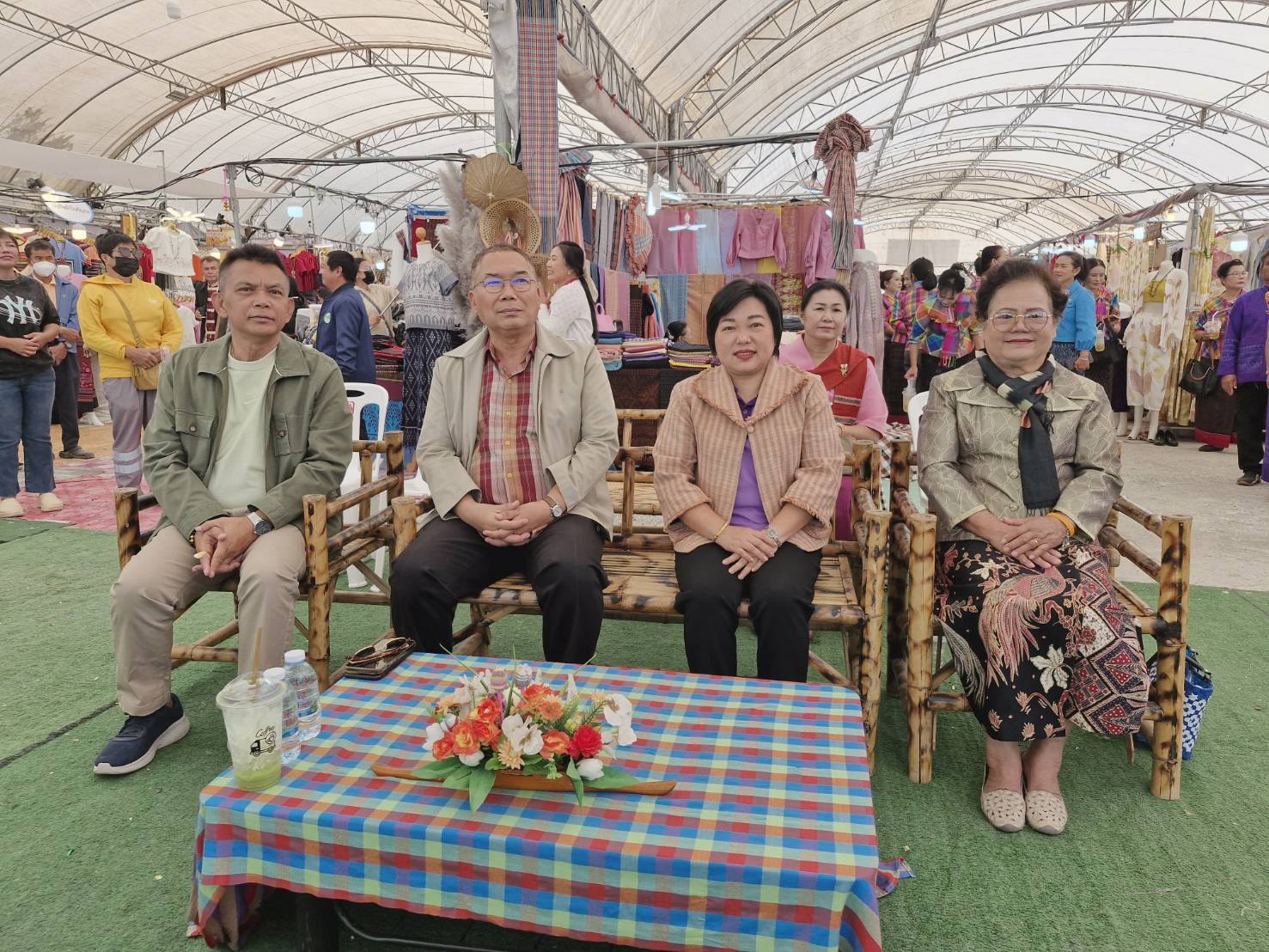 พช.ชัยภูมิ จัดกิจกรรมประกวดรำวงพื้นบ้านชัยภูมิร่วมสืบสาน ตำนานวัฒนธรรมพื้นบ้าน ในงานเจ้าพ่อพญาแล ประจำปี 2568  โซนแสดงและจำหน่ายผลิตภัณฑ์ OTOP
