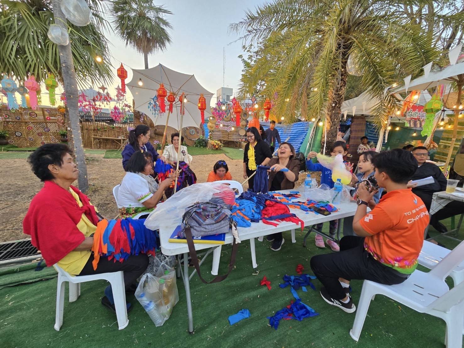 OTOP พญาแล รวมพลสินค้าผลิตภัณฑ์ชุมชนทั่วประเทศ จำหน่ายสร้างรายได้กระตุ้นเศรษฐกิจฐานราก