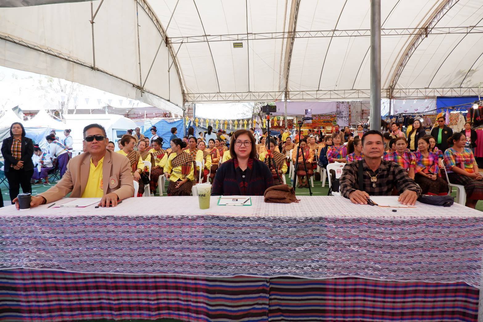 ขนลุกซู่!!!เสียงเพลง”ภูมิใจสตรีชัยภูมิ” กึกก้องในงานเจ้าพ่อพญาแล ประจำปี 2568 โซนการแสดงและจำหน่ายผลิตภัณฑ์ OTOP