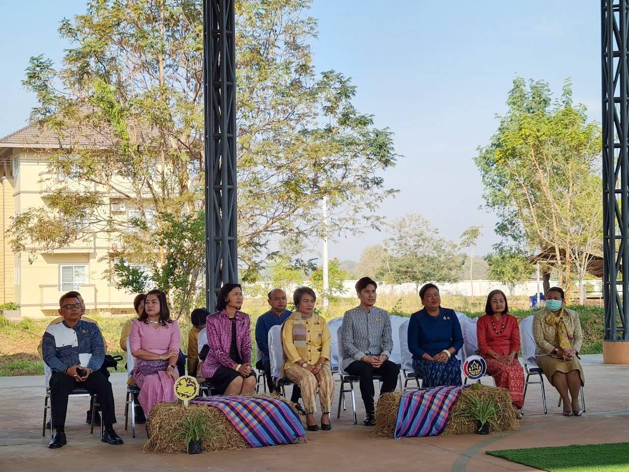 พช.ชัยภูมิ ร่วมโครงการสนับสนุนการขับเคลื่อนนโยบายสู่การปฏิบัติ ประจำปี 2568 และร่วมกิจกรรม”มหานครชัยบุรินทร์ทอดผ้าป่าไม้พื้นถิ่น”