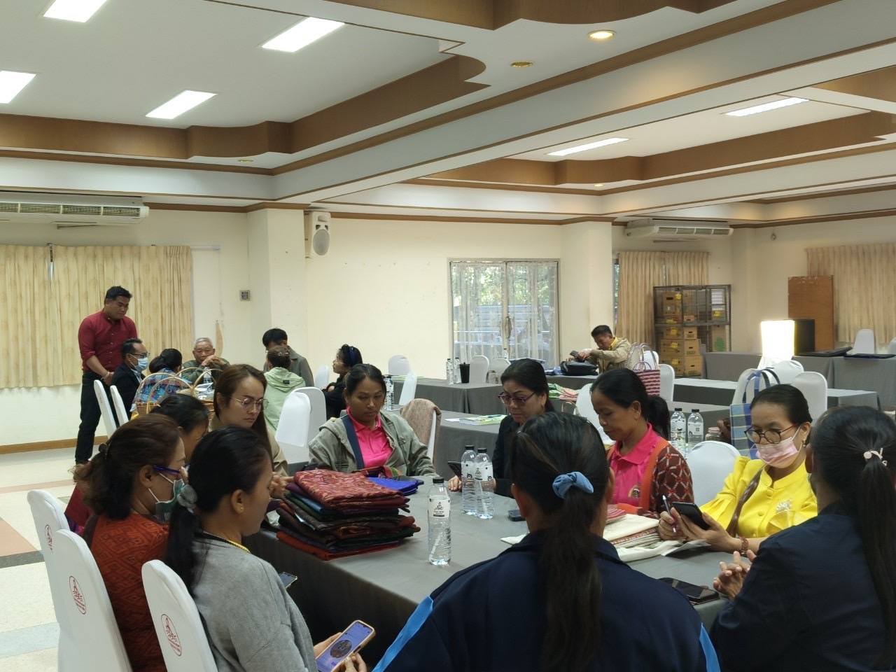 พช.ชัยภูมิ จัดโครงการพัฒนาศักยภาพผู้ประกอบการสู่ยุค 4.0 รุ่นที่ 1 เสริมทักษะ Digital Marketing เพิ่มช่องทางการจำหน่ายสินค้า OTOP ผ่านระบบออนไลน์