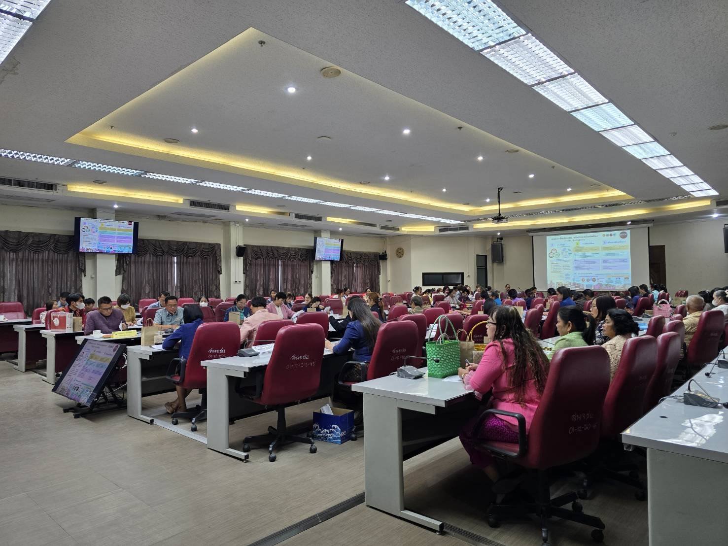 พช.ชัยภูมิ จัดประชุมคณะอนุกรรมการหนึ่งตำบล หนึ่งผลิตภัณฑ์ จังหวัดชัยภูมิ และคณะกรรมการเครือข่ายองค์ความรู้ (Knowledge – Based OTOP : KBO) จังหวัดชัยภูมิ ครั้งที่ 1/2568