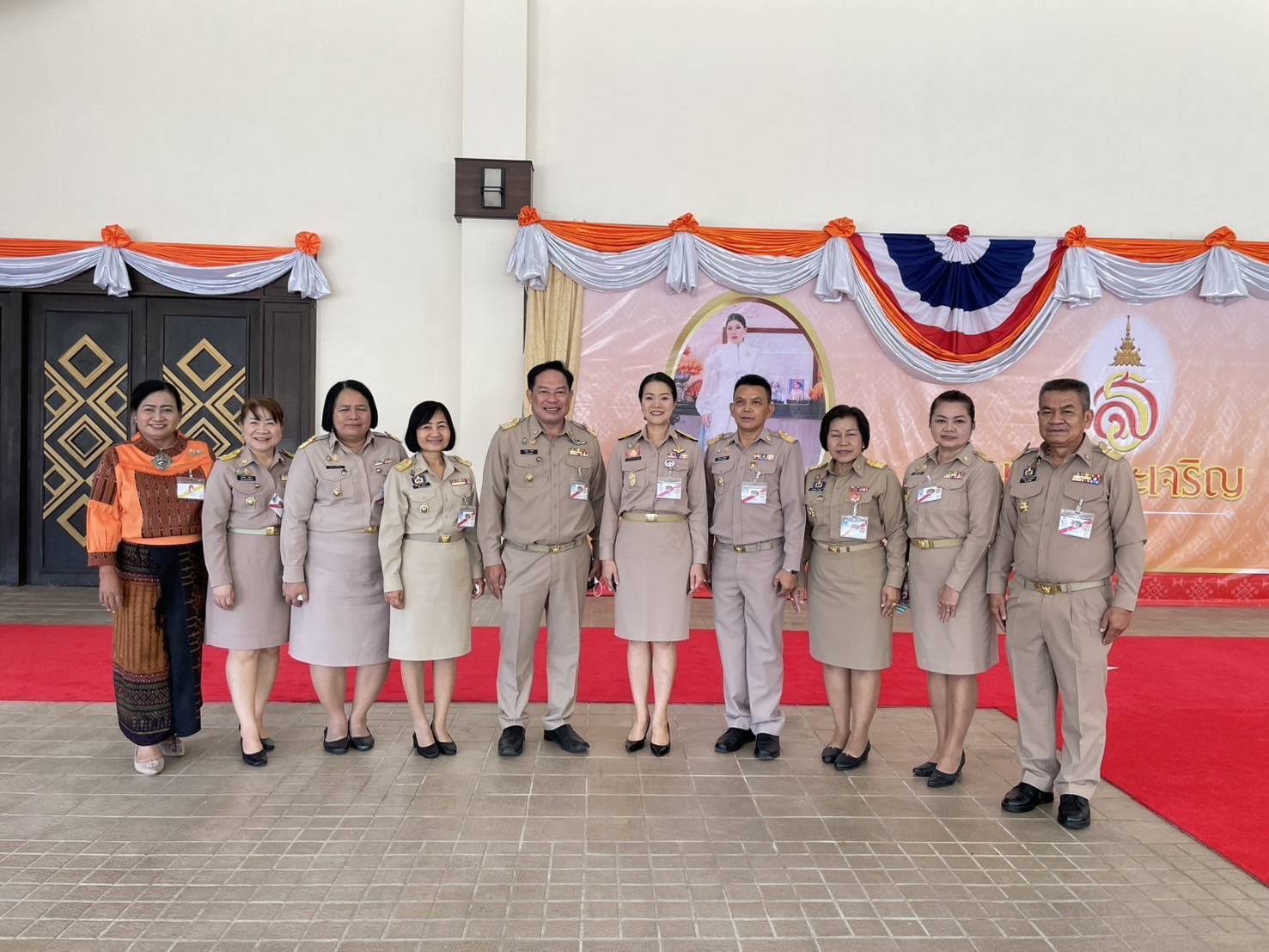 ผู้ว่าฯชัยภูมิ นำช่างทอผ้าร่วมเฝ้ารับเสด็จสมเด็จพระเจ้าลูกเธอ เจ้าฟ้าสิริวัณณวรี นารีรัตนราชกัญญา ในโอกาสเสด็จเป็นองค์ประธานโครงการจัดแสดงนิทรรศการและผลงานภูมิปัญญาผ้าไทยและงานหัตกรรมชุมชน ภาคตะวันออกเฉียงเหนือ