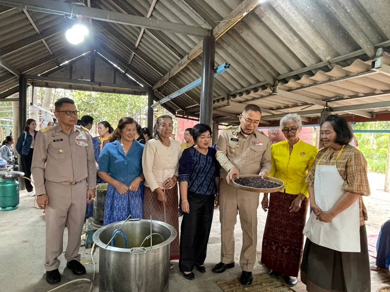 พช.ชัยภูมิ ส่งเสริมการสร้างมูลค่าเพิ่มและแปรรูปสินค้าเกษตร ยกระดับผ้าไทยสู่มาตรฐาน