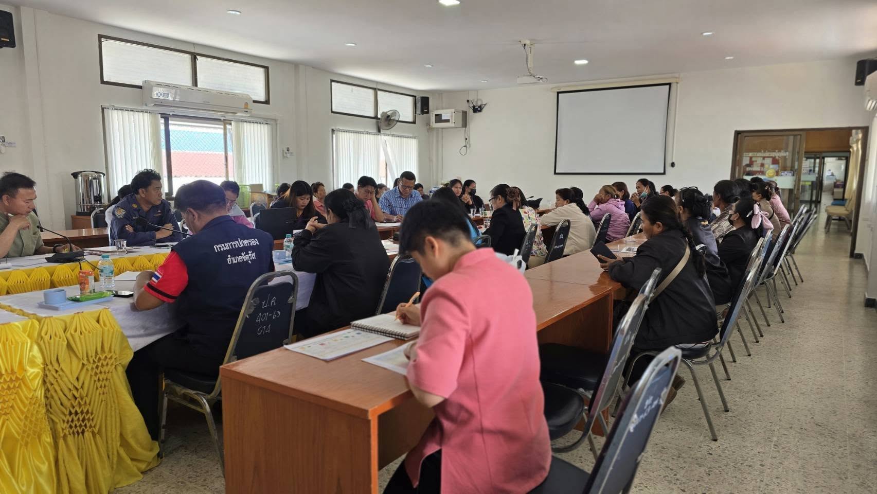 พช.ชัยภูมิ ร่วมติดตามการชำระหนี้ตามงวดที่เกินกำหนดของกองทุนพัฒนาบทบาทสตรี