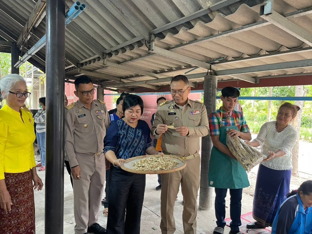 พช.ชัยภูมิ ส่งเสริมการสร้างมูลค่าเพิ่มและแปรรูปสินค้าเกษตร ยกระดับผ้าไทยสู่มาตรฐาน