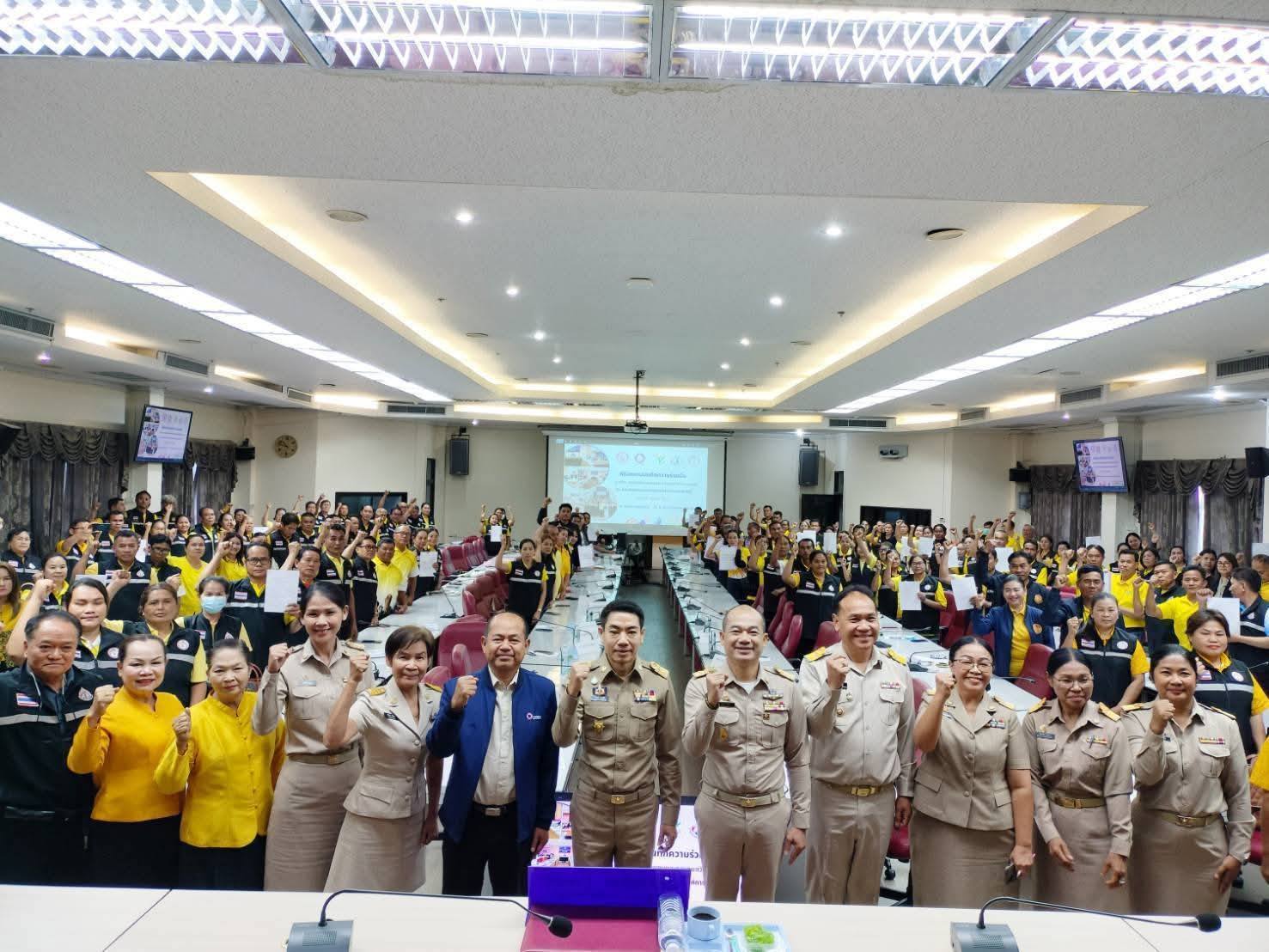 พช.ชัยภูมิ ร่วมพิธีลงนามบันทึกข้อตกลงความร่วมมือ (MOU) ระหว่างกองทุนสวัสดิการชุมชนและสภาองค์กรชุมชนกับสถาบัน