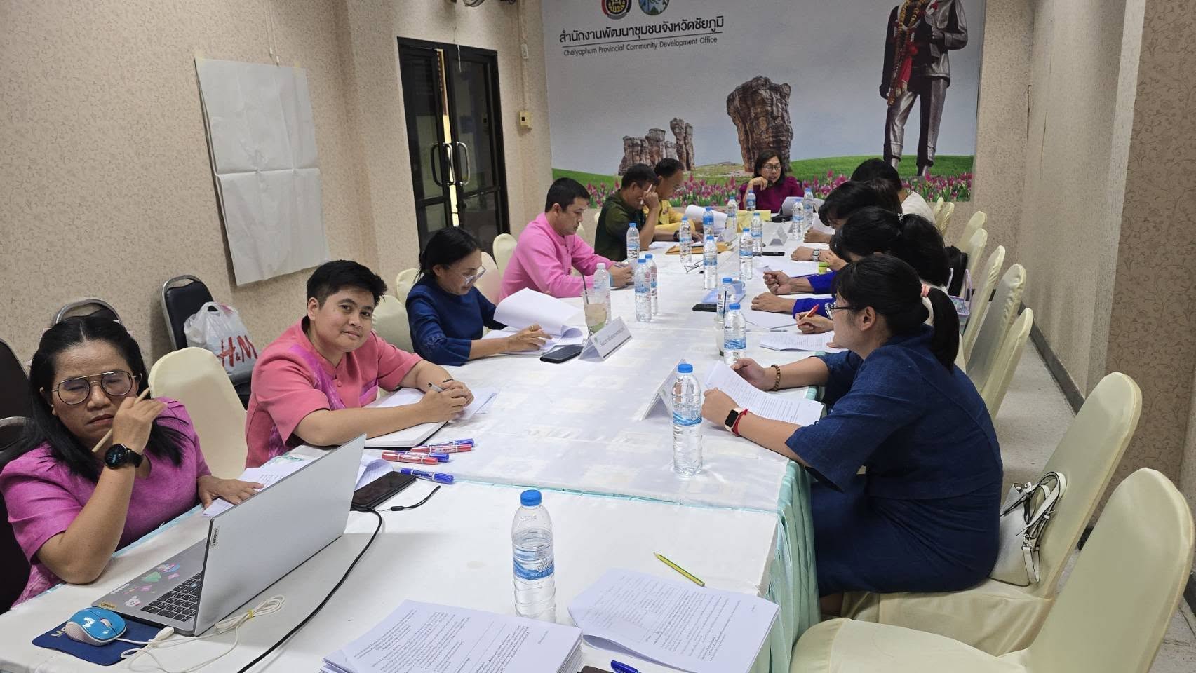 พช.ชัยภูมิ Focus Group ขับเคลื่อนนวัตกรรม “CD ชัยภูมิ Share Hub” ภายใต้กิจกรรมการคัดเลือกหน่วยงานต้นแบบที่มีผลงานและนวัตกรรมดีเด่น ประจำปี พ.ศ. 2568 ระดับกรม (Innovation for High Performance Reward Principles)