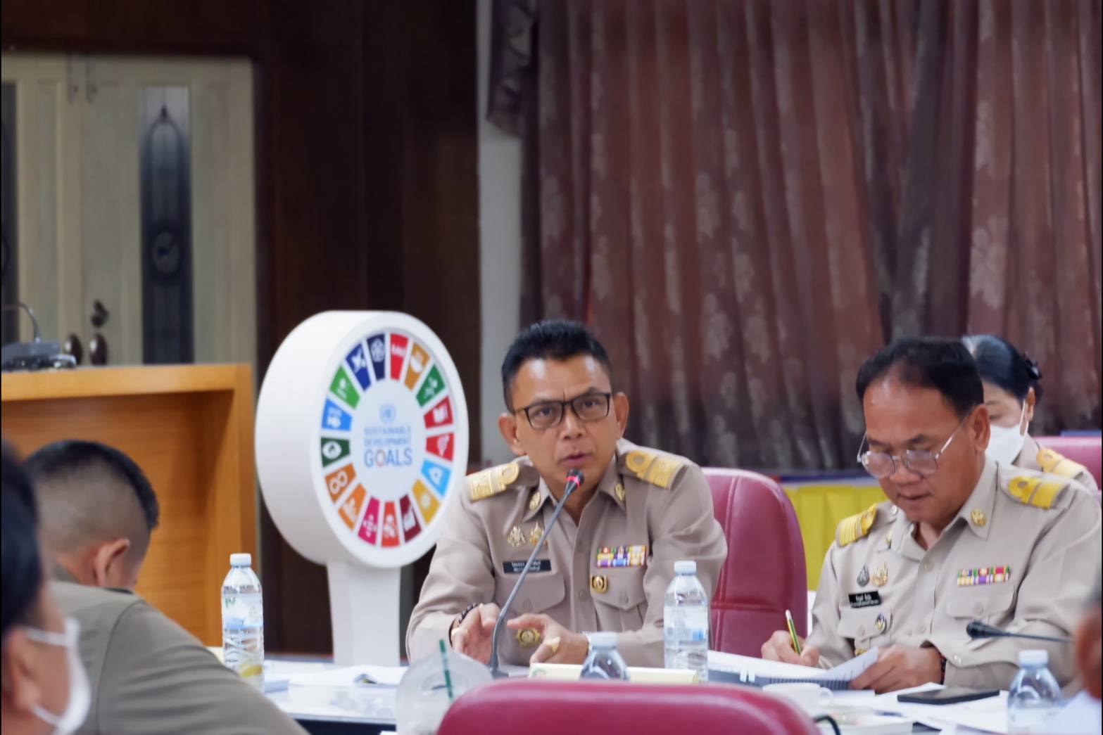 จังหวัดชัยภูมิ ประชุม ศจพ.จ.ชย. เร่งเดินหน้าขจัดความยากจน มุ่งพัฒนาคุณภาพชีวิตอย่างยั่งยืน