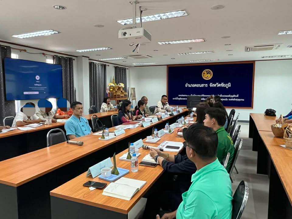 รองผู้ว่าราชการจังหวัดชัยภูมิ ลงพื้นที่ให้กำลังใจสมาชิกกองทุนพัฒนาบทบาทสตรีที่มีหนี้ค้างชำระ พร้อมหาแนวทางแก้ไขปัญหาหนี้