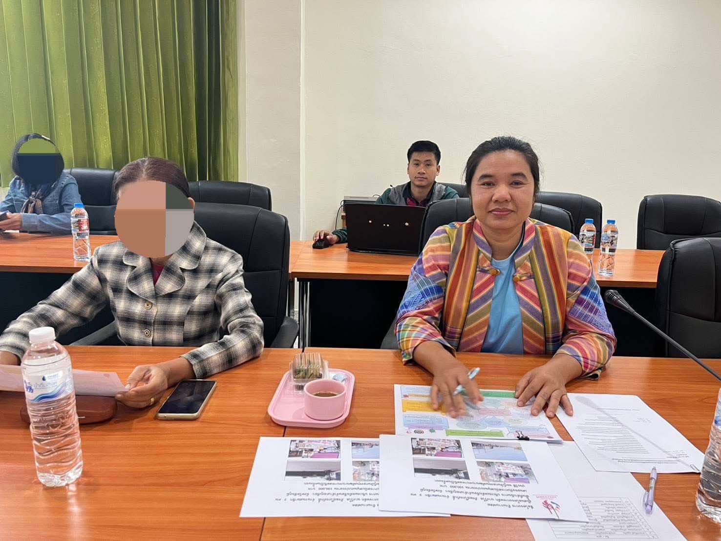 รองผู้ว่าราชการจังหวัดชัยภูมิ ลงพื้นที่ให้กำลังใจสมาชิกกองทุนพัฒนาบทบาทสตรีที่มีหนี้ค้างชำระ พร้อมหาแนวทางแก้ไขปัญหาหนี้