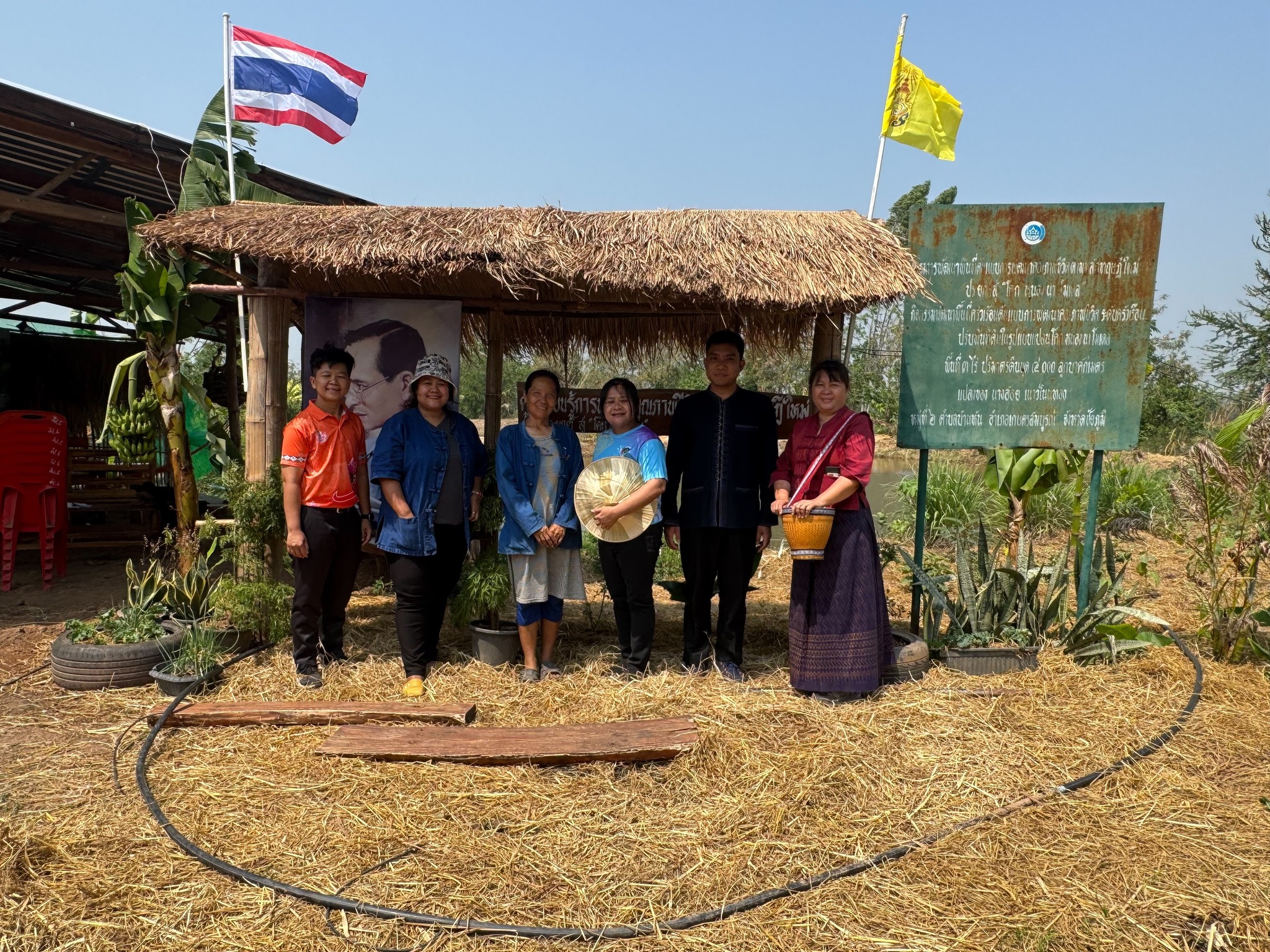 พช.ชัยภูมิ ให้การต้อนรับเจ้าหน้าที่กลุ่มงานส่งเสริมการเรียนรู้ชุมชน สำนักเสริมสร้างความเข้มแข็งชุมชน กรมการพัฒนาชุมชน ลงพื้นที่ถ่ายทำวีดิทัศน์และถอดบทเรียนองค์ความรู้ในศูนย์เรียนรู้ฯโคก หนอง นา พัฒนาชุมชน พื้นที่จังหวัดชัยภูมิ