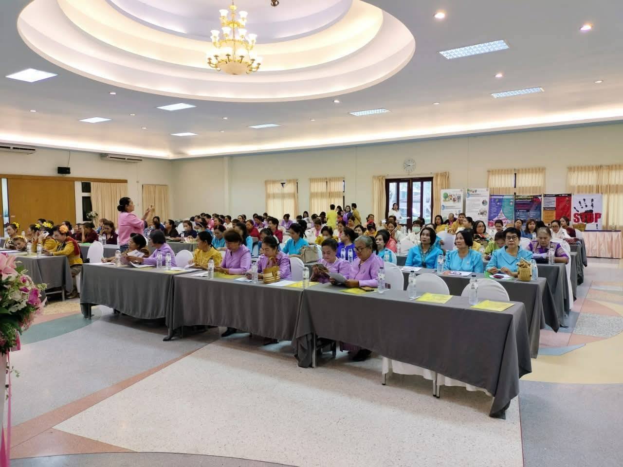 พช.ชัยภูมิ ร่วมเวทีเสวนาตามโครงการการจัดกิจกรรมเนื่องในวันสตรีสากล สมัชชาสตรี สมัชชาครอบครัวและการเสริมพลังภาคีเครือข่ายส่งเสริมความเสมอภาคระหว่างเพศ จังหวัดชัยภูมิ ประจำปี 2568