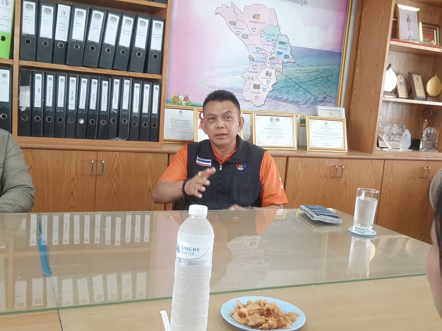 พช.ชัยภูมิ ให้การต้อนรับเจ้าหน้าที่กลุ่มงานส่งเสริมการเรียนรู้ชุมชน สำนักเสริมสร้างความเข้มแข็งชุมชน กรมการพัฒนาชุมชน ลงพื้นที่ถ่ายทำวีดิทัศน์และถอดบทเรียนองค์ความรู้ในศูนย์เรียนรู้ฯโคก หนอง นา พัฒนาชุมชน พื้นที่จังหวัดชัยภูมิ